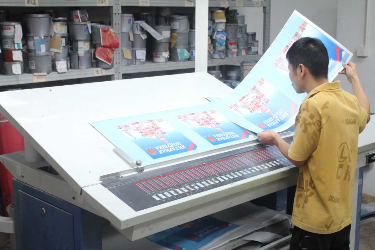 Custom printed mailer box featuring premium brand graphics