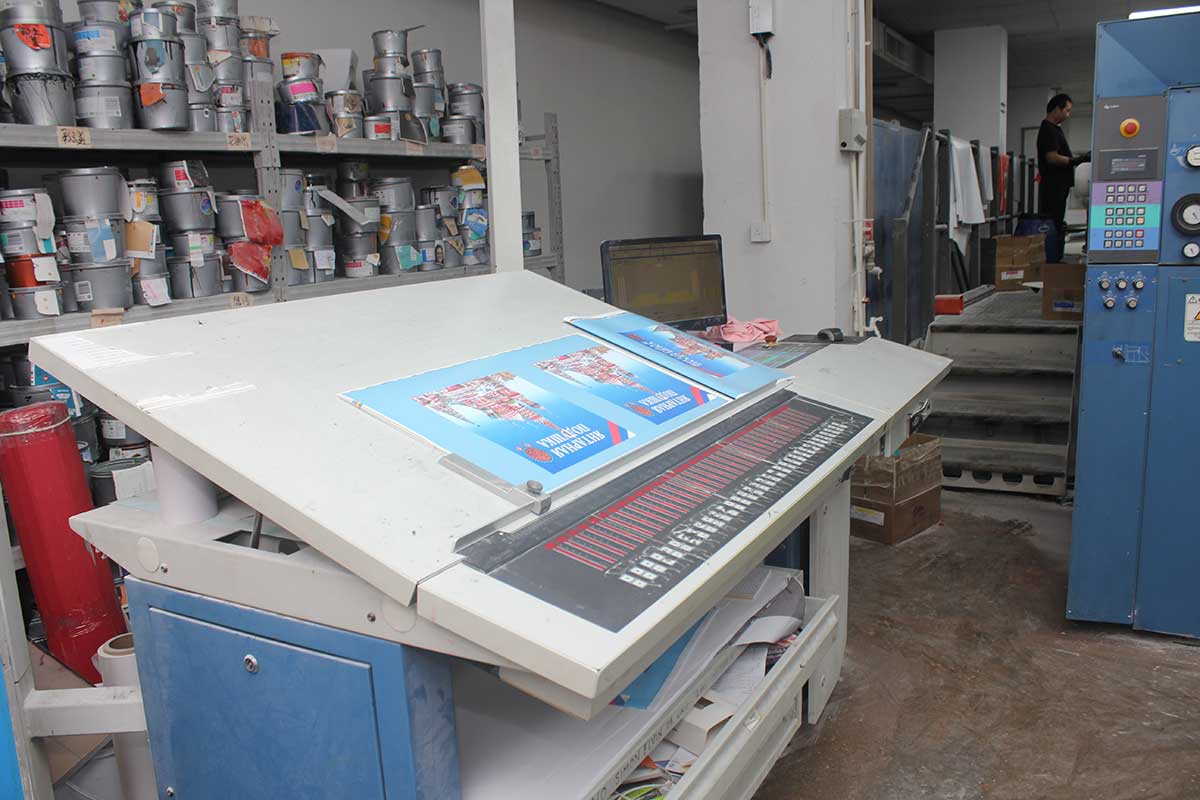 Paper box prototype being produced during sample development