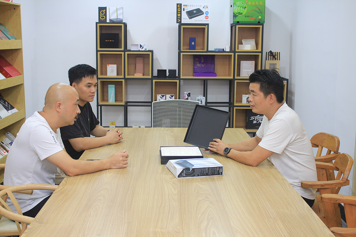 Production planning process for custom paper packaging orders