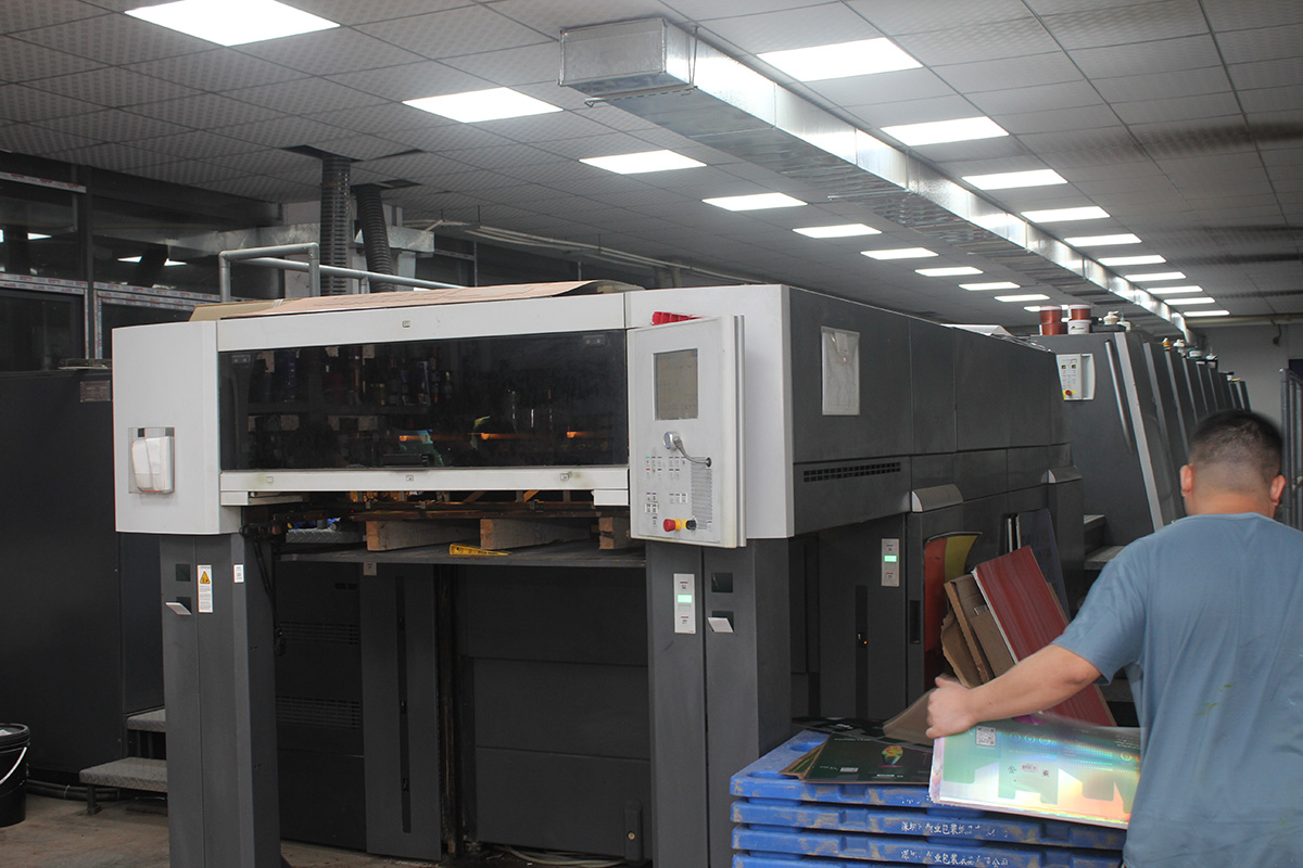 Offset printing production line manufacturing custom paper packaging