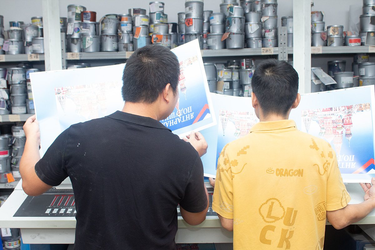 Inspection of paper box production before moving to the next process